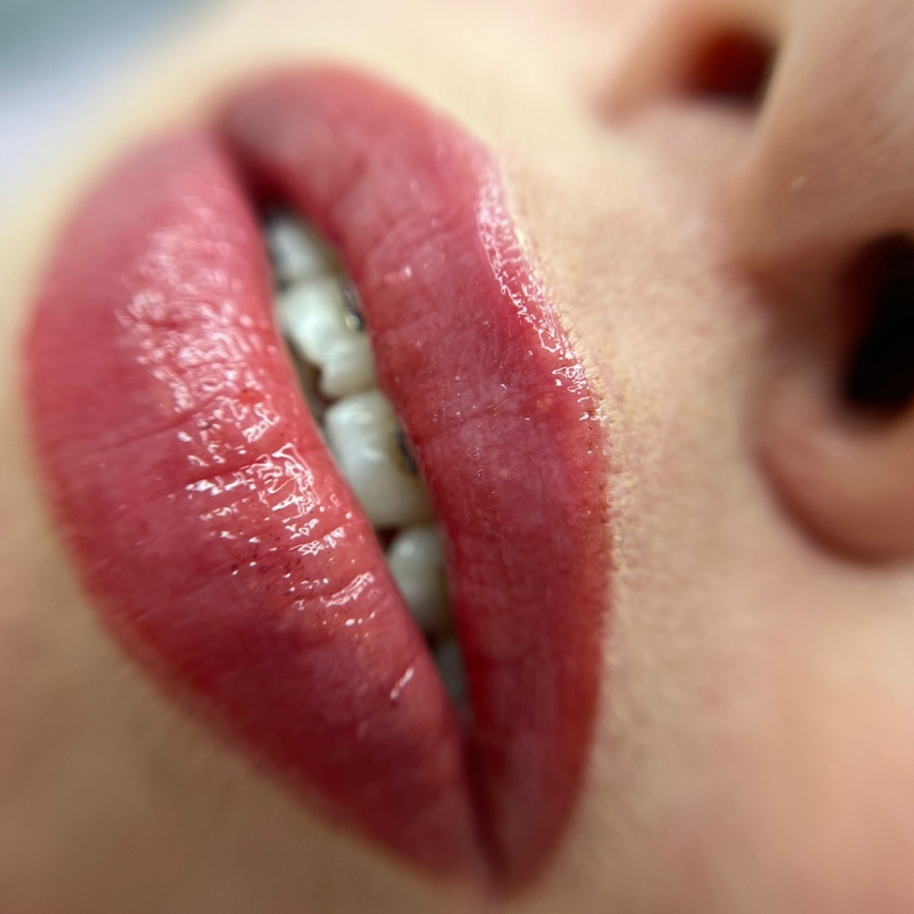 перманентный макияж губ