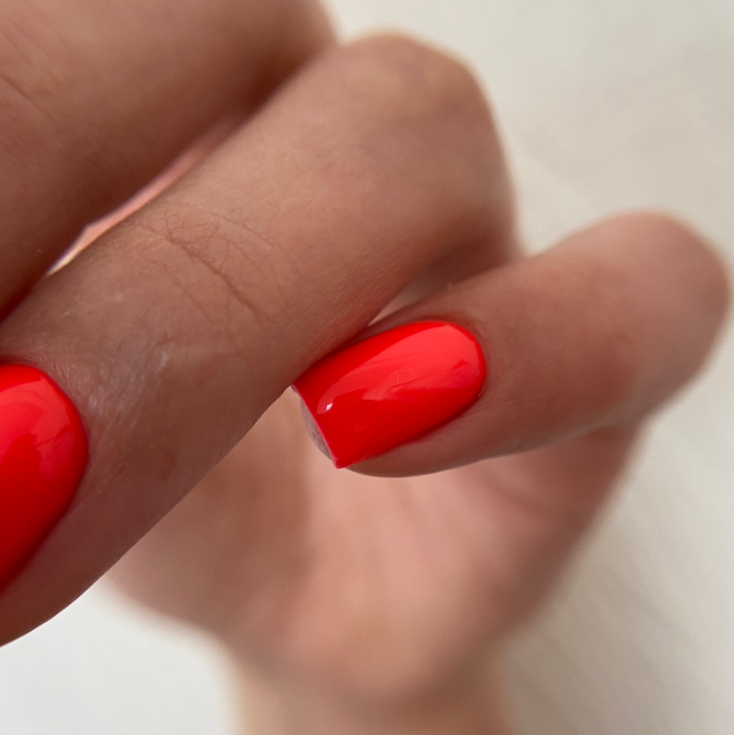 Пакет M  Входит: снятие, маникюр, ремонт 1-2 ногтей, однотонное покрытие