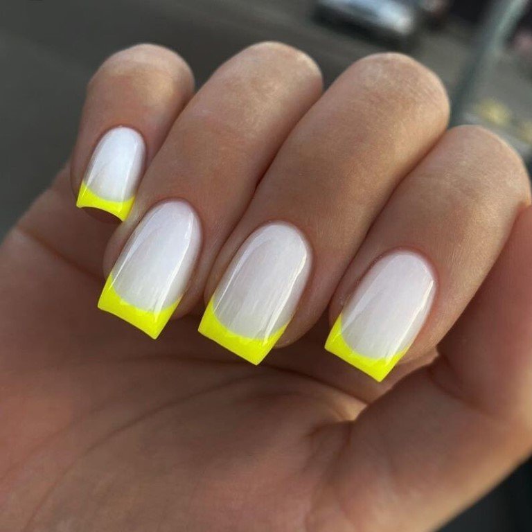 Маникюр с покрытием гель-лак френч