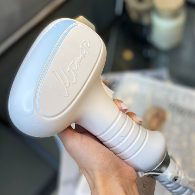 Грудь (декольте)