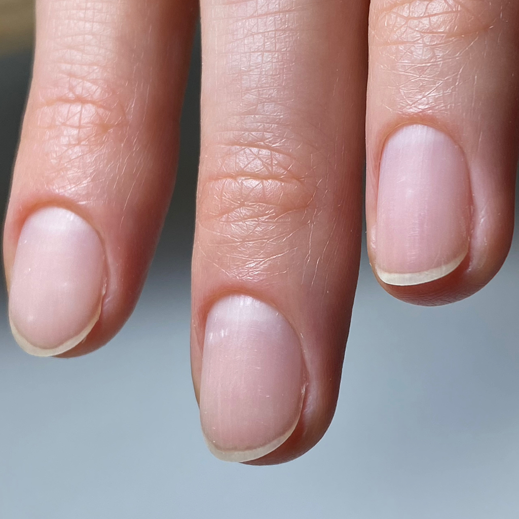 Пилочный маникюр ( без покрытия)