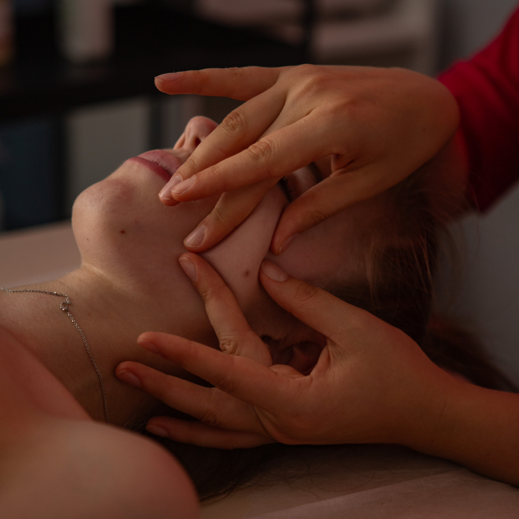 Массаж лица