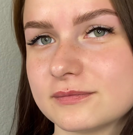 Коррекция и окрашивание бровей