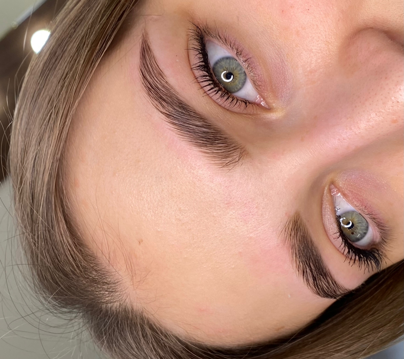 Окрашивание бровей + коррекция