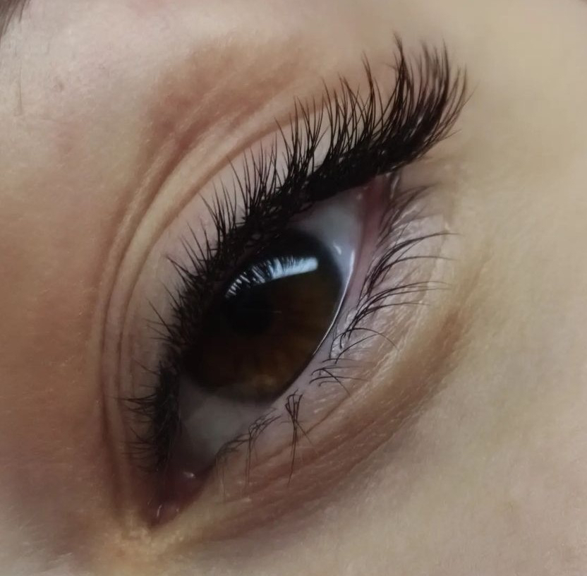 Наращивание ресниц обьем 2,5 D