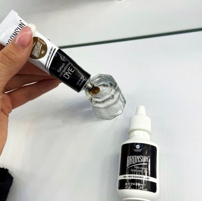 Окрашивание бровей краской (без коррекции)