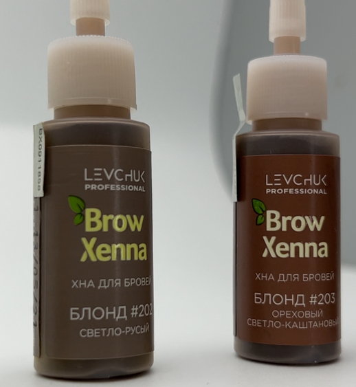 Коррекция и окрашивание бровей хной