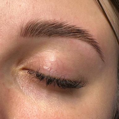 Долговременная укладка с коррекцией бровей