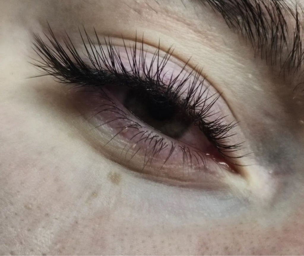 Наращивание ресниц классика