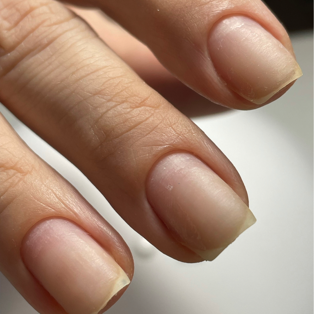 Маникюр: снятие гель-лака и форма ногтей