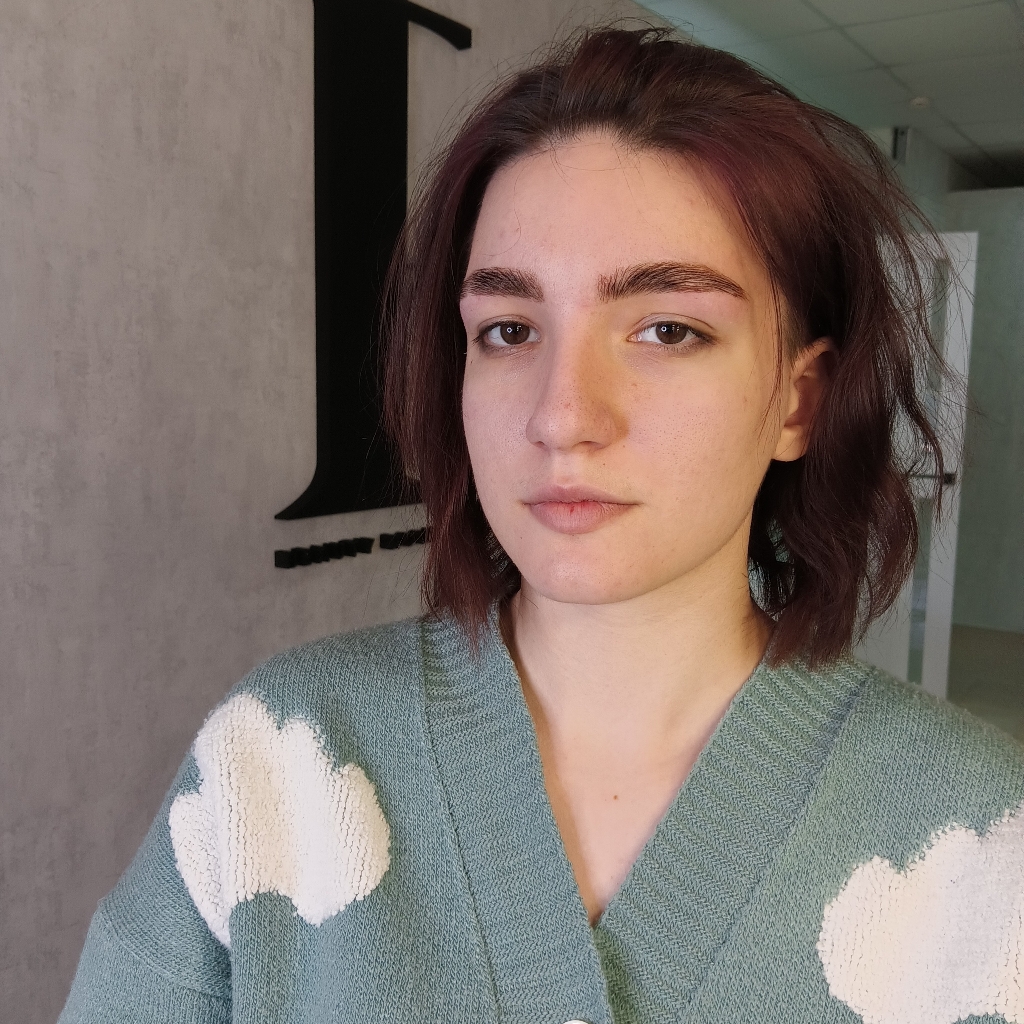 Женская коррекция бровей