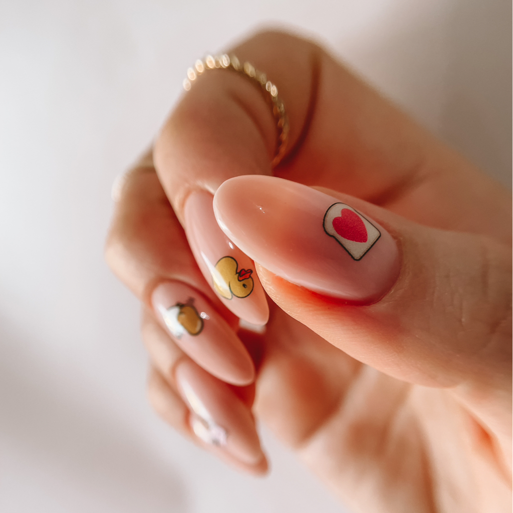 Комбинированный маникюр с покрытием гель-лак