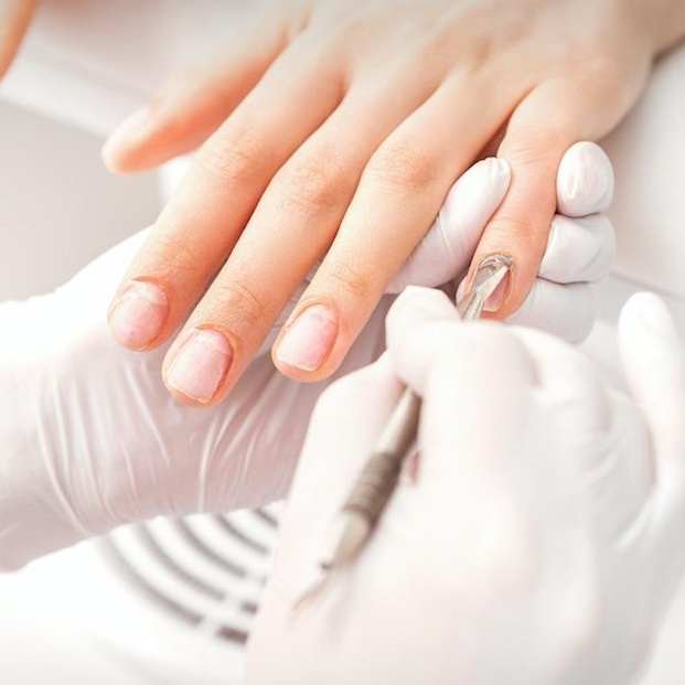 Manucure simple et massage (MIXTE)