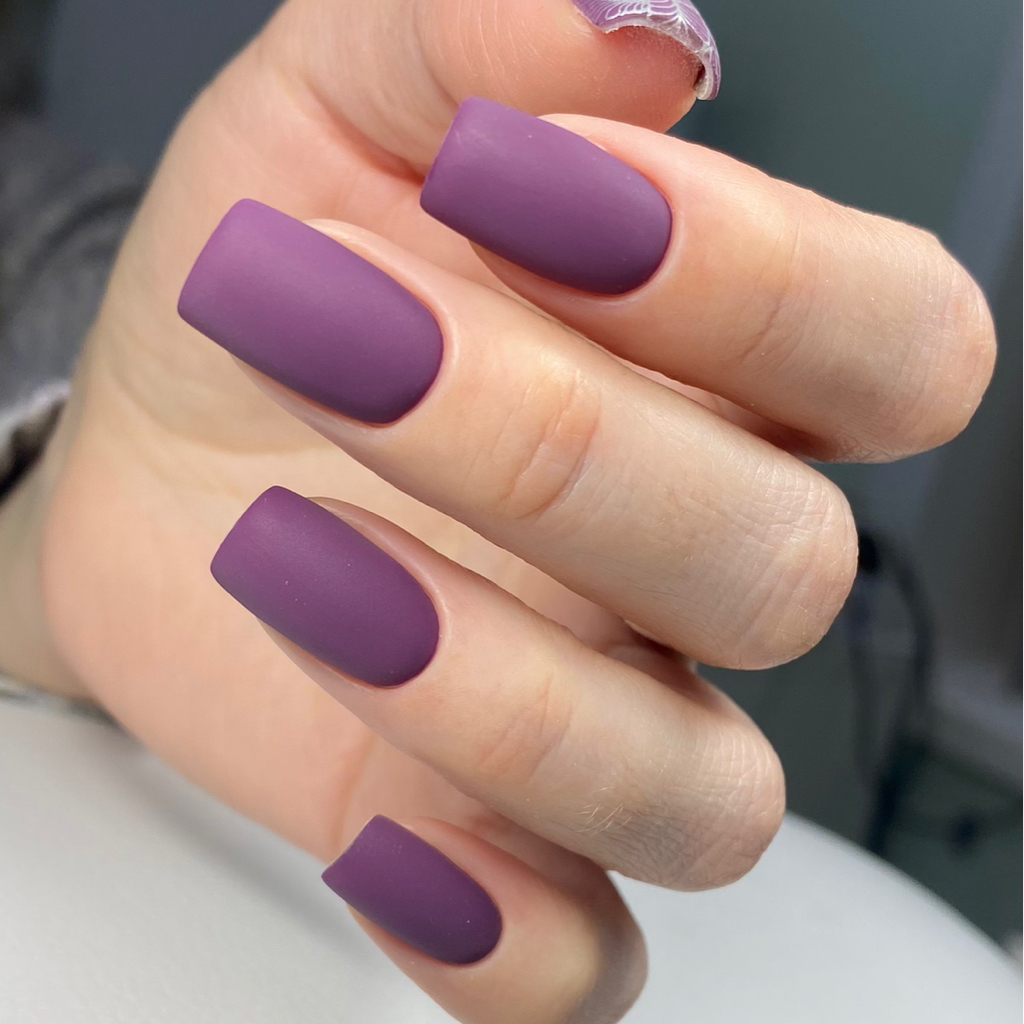 Маникюр с покрытием гель-лак