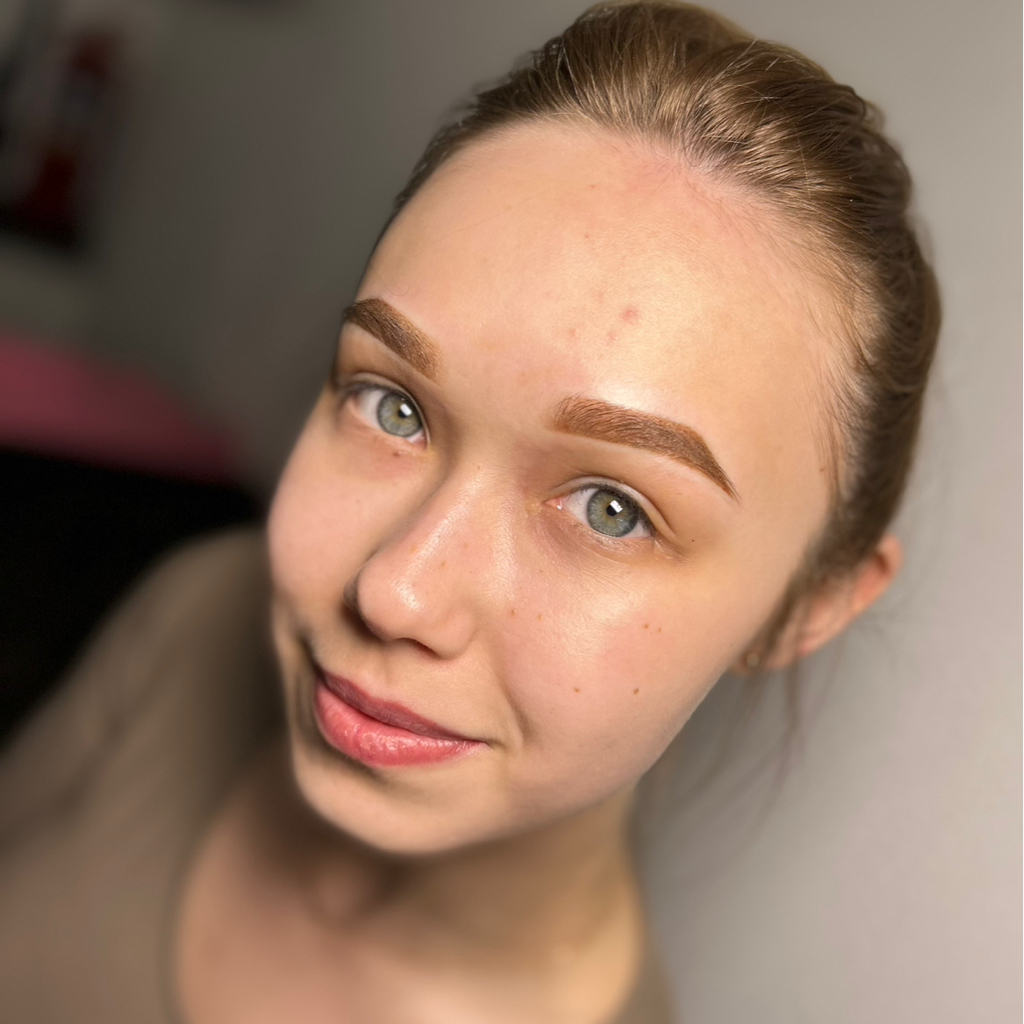 Перманентный макияж бровей