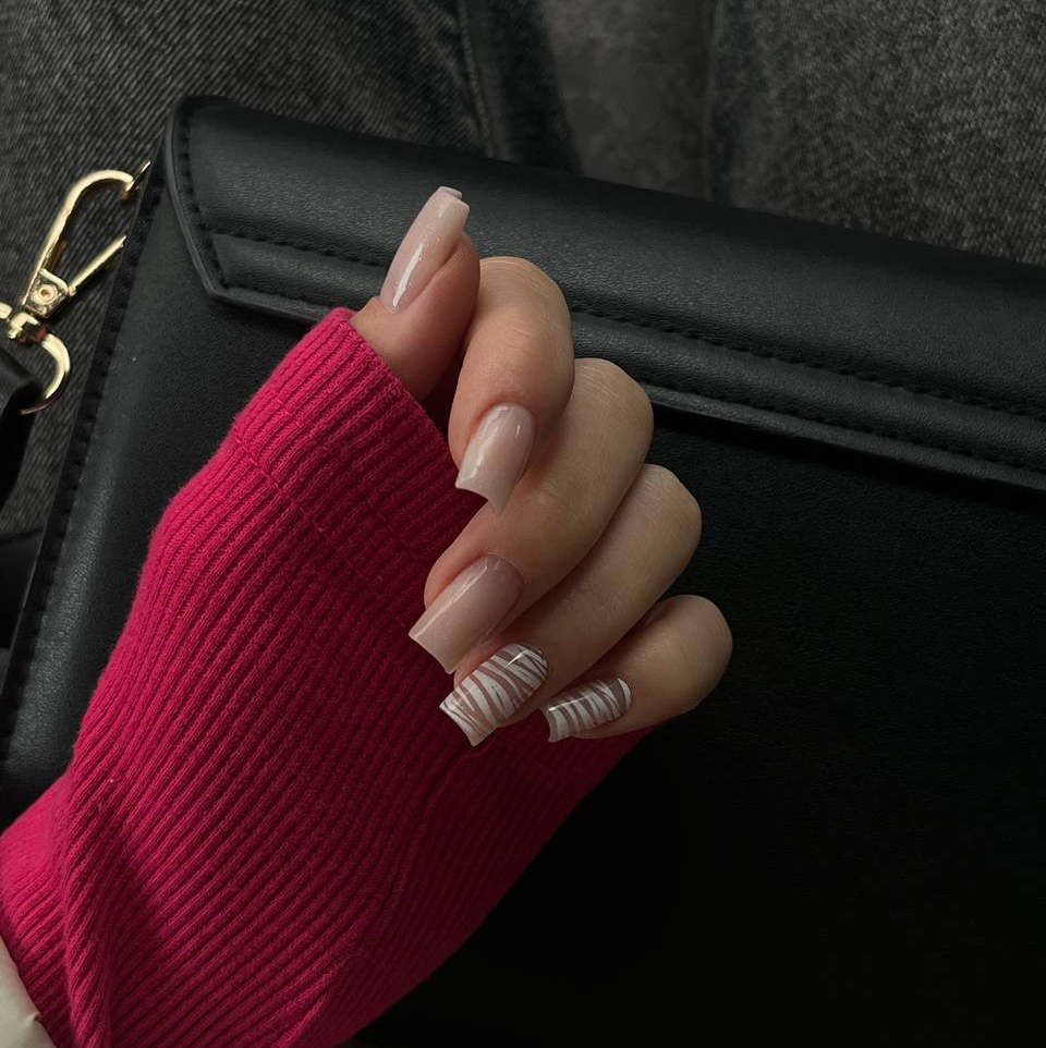 Маникюр+укрепление(снятие, укрепление гелем, легкий дизайн)