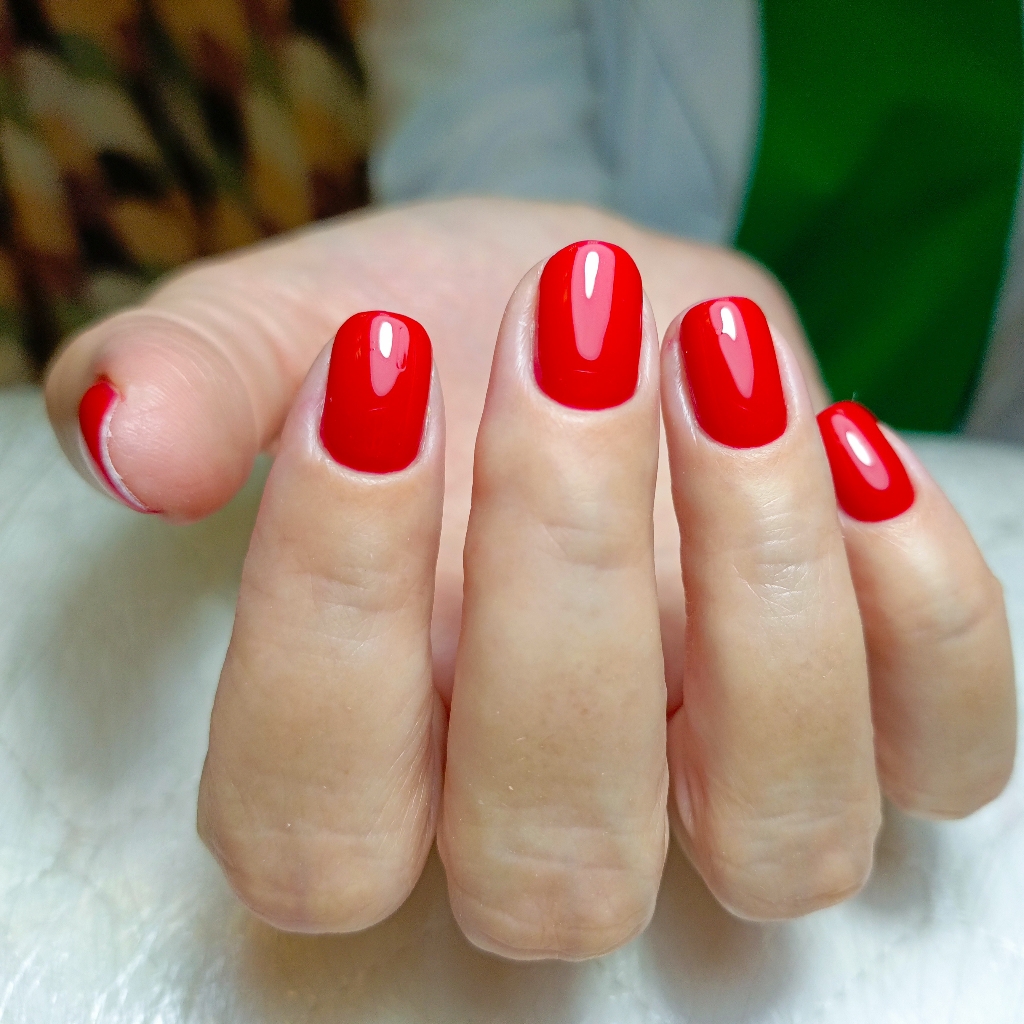 Маникюр с покрытием гель-лак