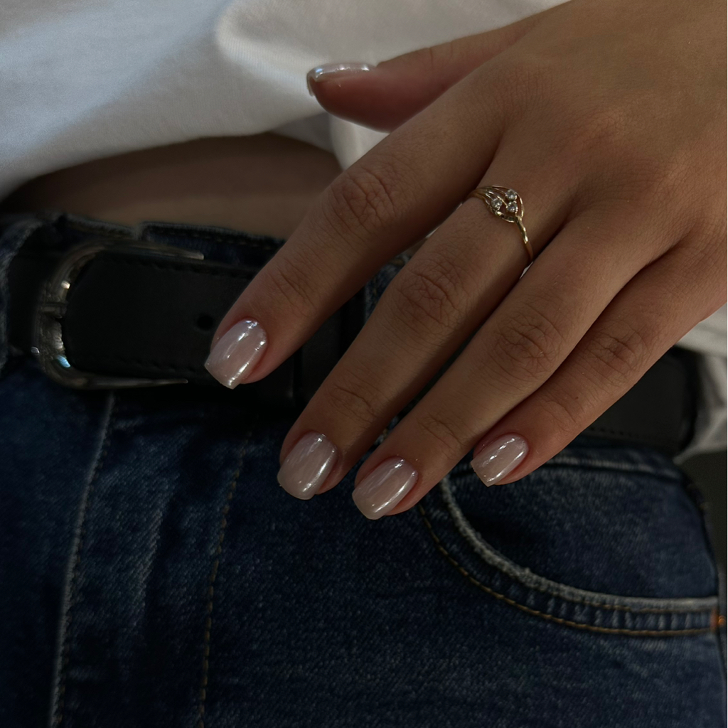 Маникюр с укреплением твердым гелем (короткие ногти)