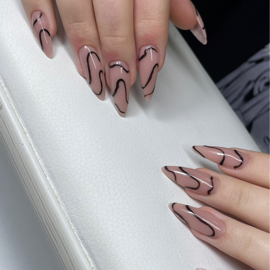 Коррекция «клюющих ноготков»