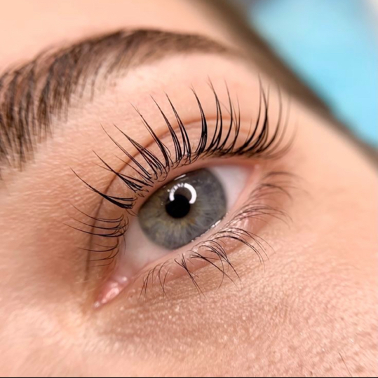 Ламинирование ресниц + ботокс (в подарок)