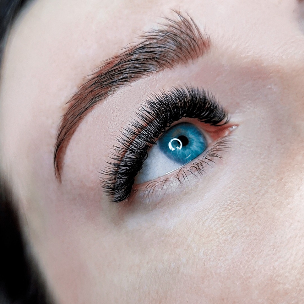 Наращивание ресниц 2D.Мастер