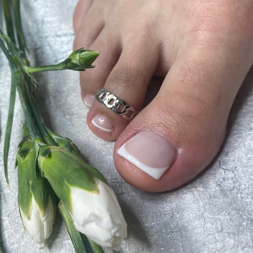 Педикюр голден трейс с покрытием гельлак