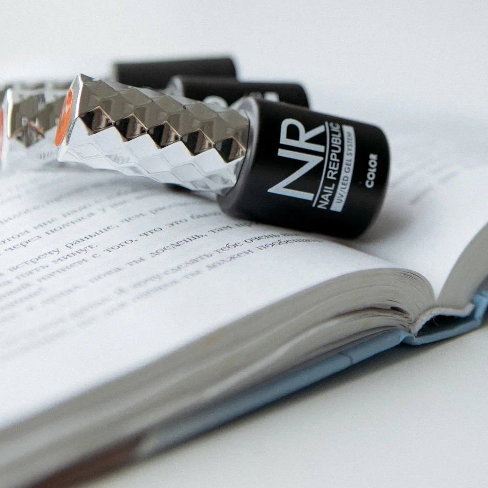 Покрытие ногтей лаком