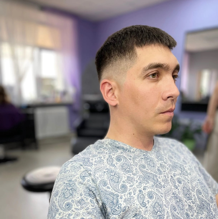 Стрижка Мужская   под машинку с переходом FADE