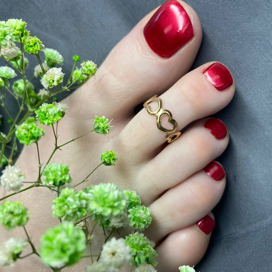 Покрытие на ногах лаком