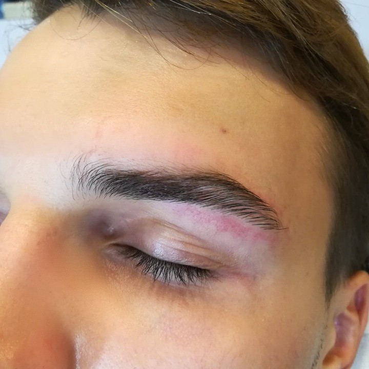 Мужская коррекция бровей (воск/нить/пинцет)