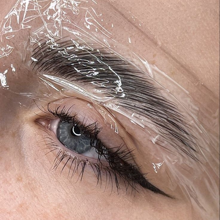 Долговременная укладка бровей  Комплекс (Оформление, окрашивание,  ламинирование)