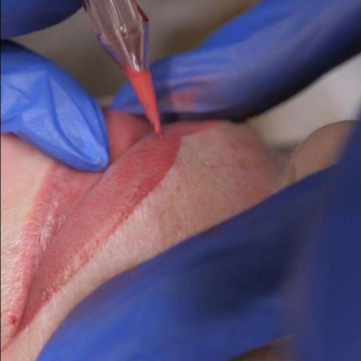 Перманентный макияж губ