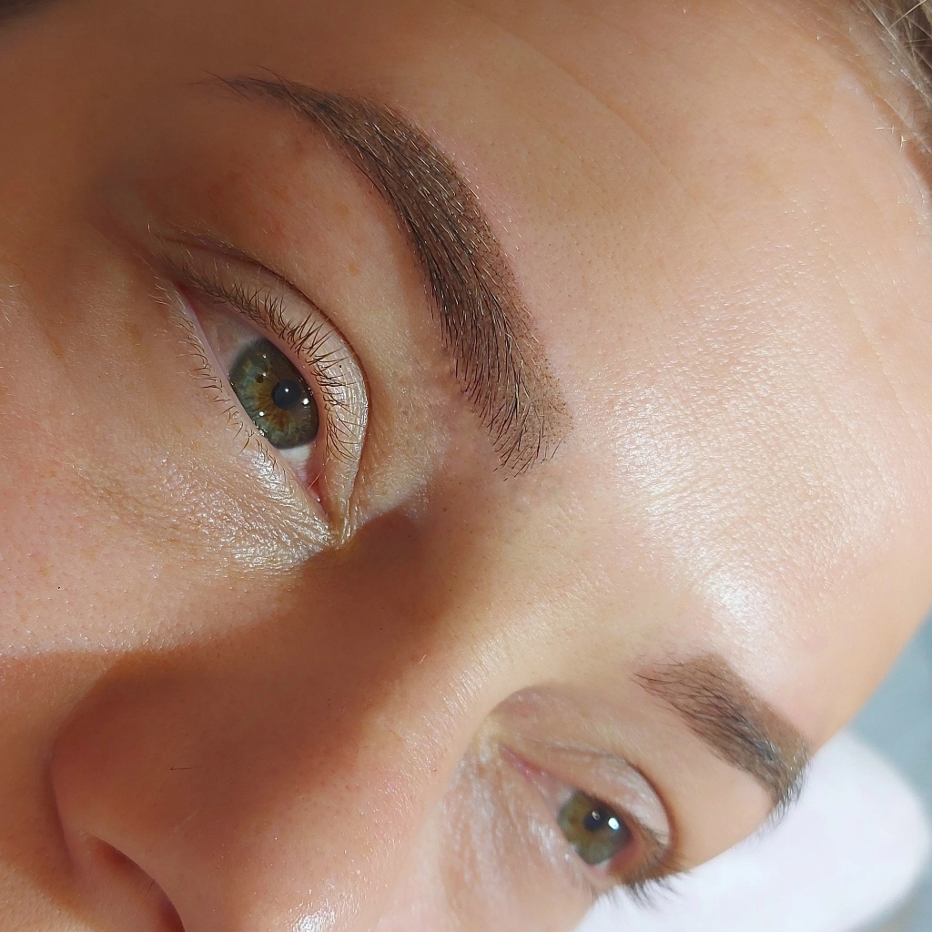 Перманентный макияж Брови