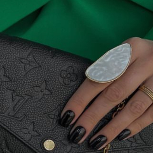 Маникюр +укрепление твёрдым гелем +однотонное покрытие