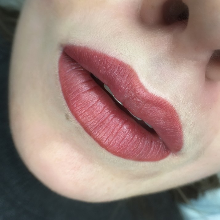 перманентный макияж губ ( первая процедура)