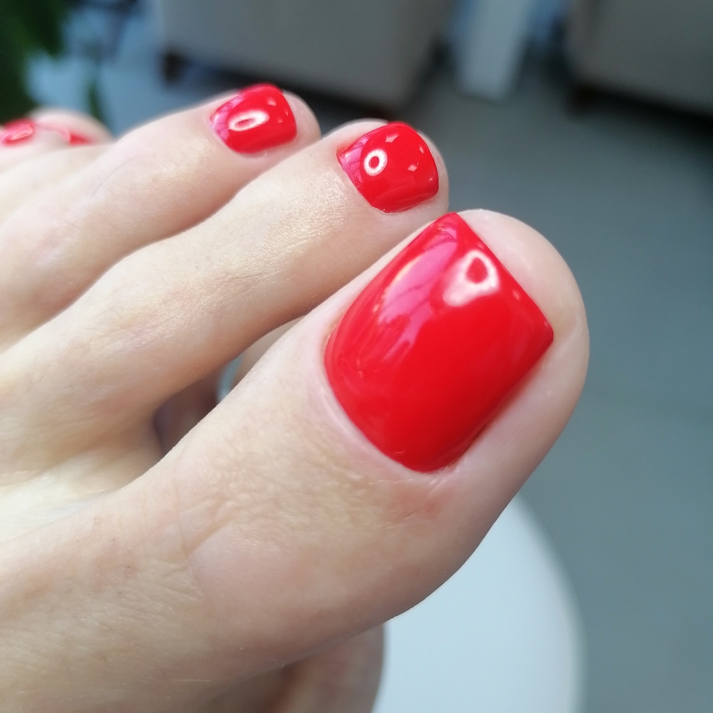 Педикюр со стопой с покрытием