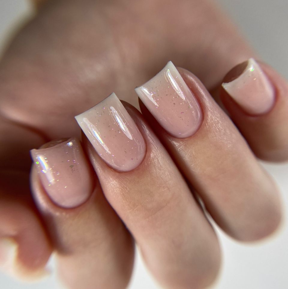 Маникюр с моделированием