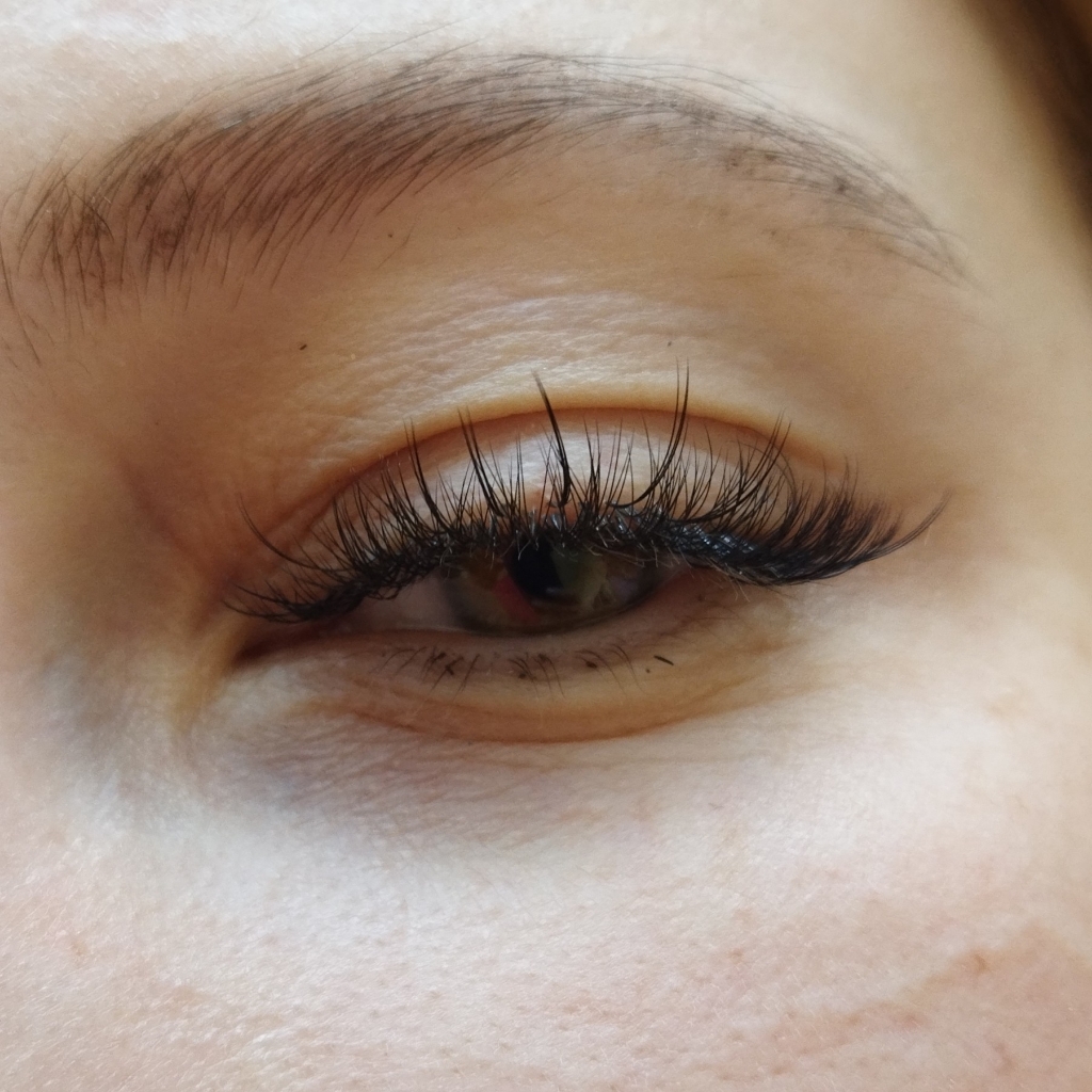 Экспресс наращивание ресниц