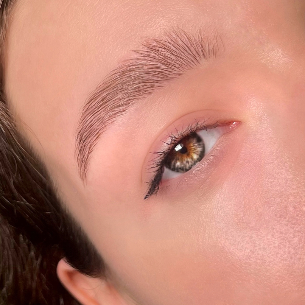 Осветление бровей с окрашиванием +коррекция