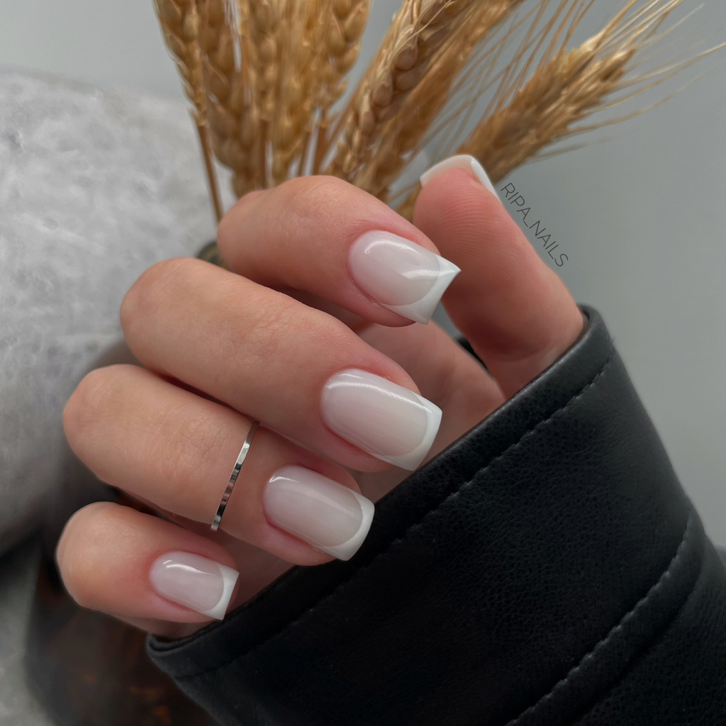 Маникюр с покрытием FRENCH