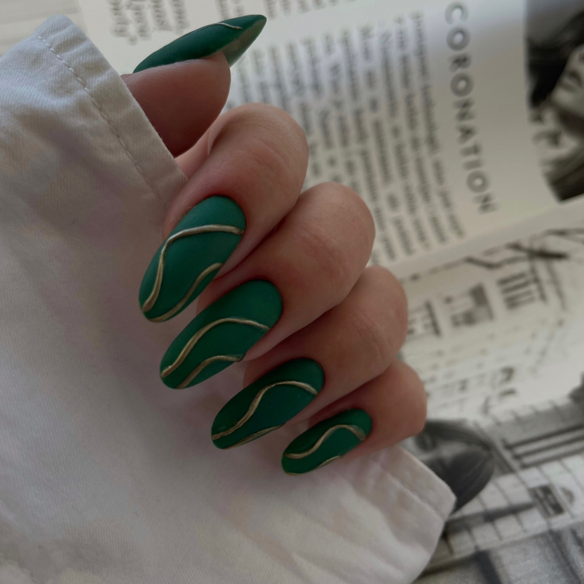 Наращивание ногтей