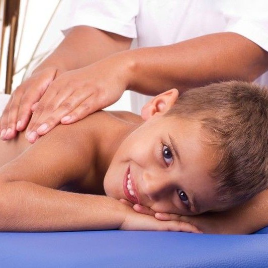 Детский расслабляющий массаж 4-13 лет (с использованием масел, возможно использование акупунктурных баночек)