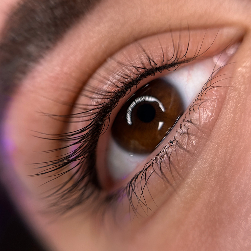 Коррекция межресничного пространства (спустя 1 месяц/ требуется предоплата)