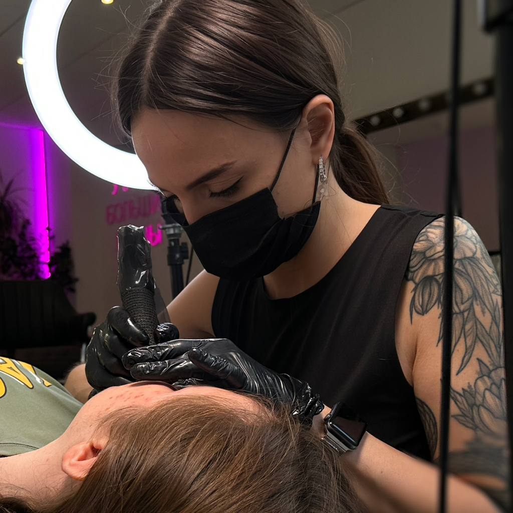 Удаление татуажа бровей