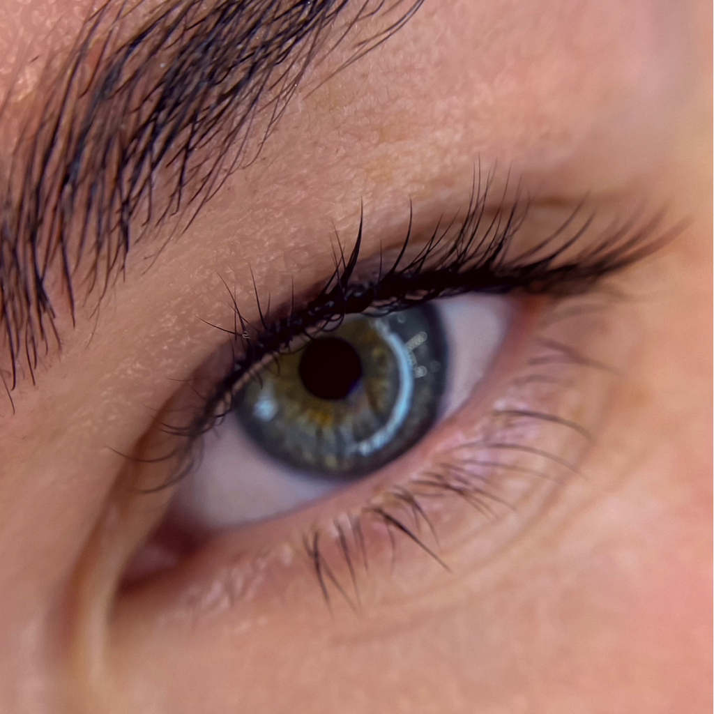 Ламинирование ресниц и бровей