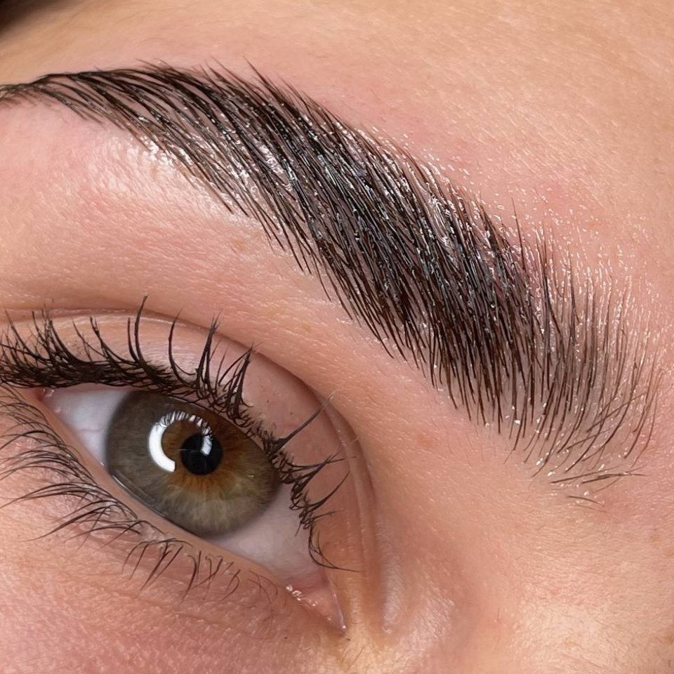 Комплекс 3: коррекция бровей+окрашивание+ламинирование