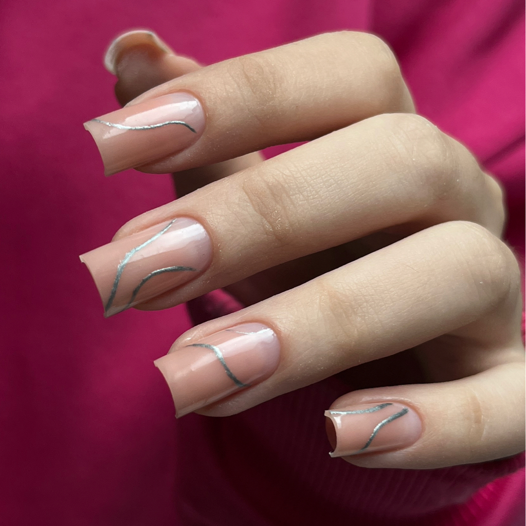 коррекция ногтей средней длины