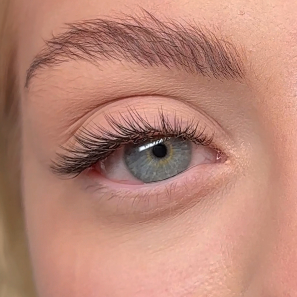 Наращивание ресниц 1,5 д