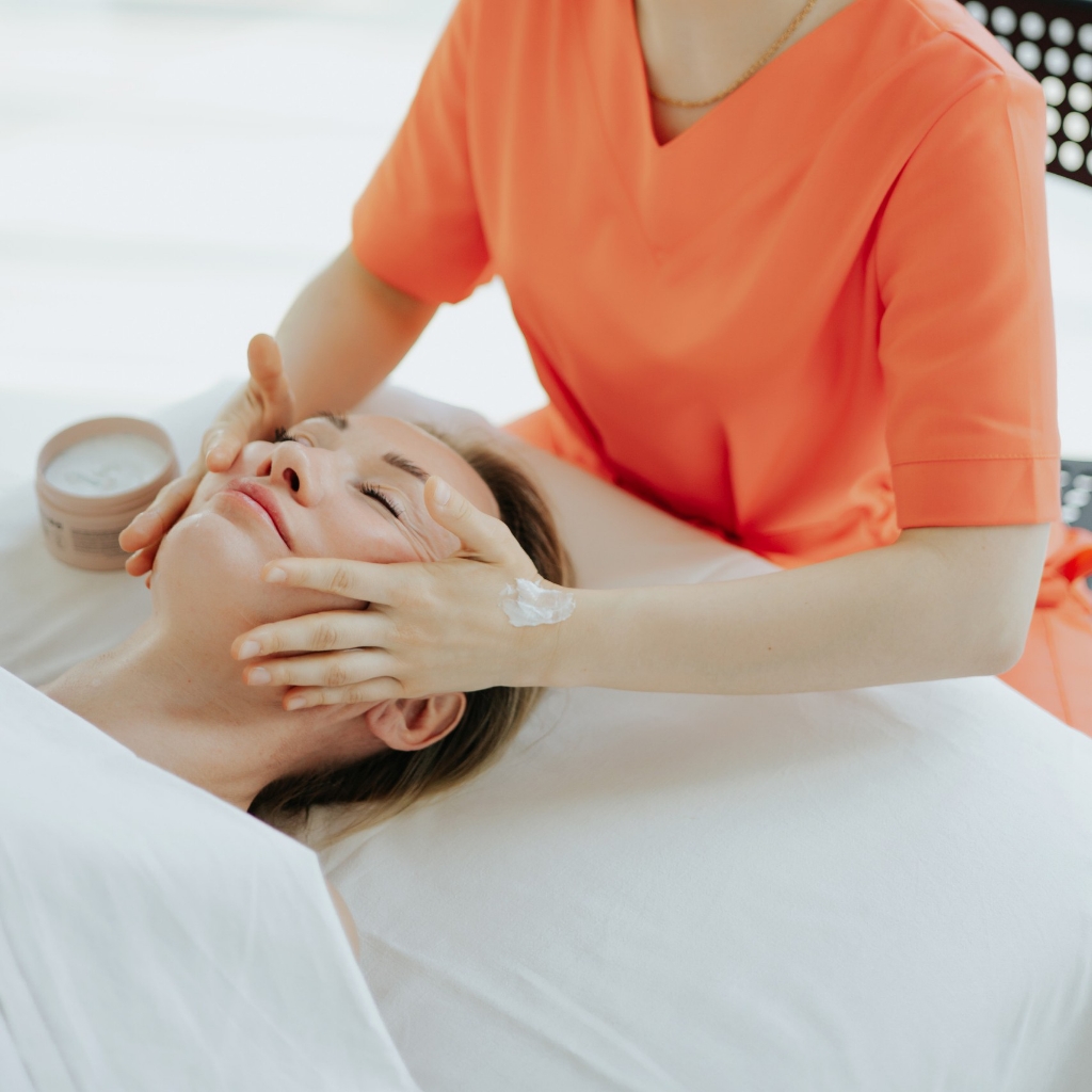 Массаж лица лимфодренажный реконструктивный