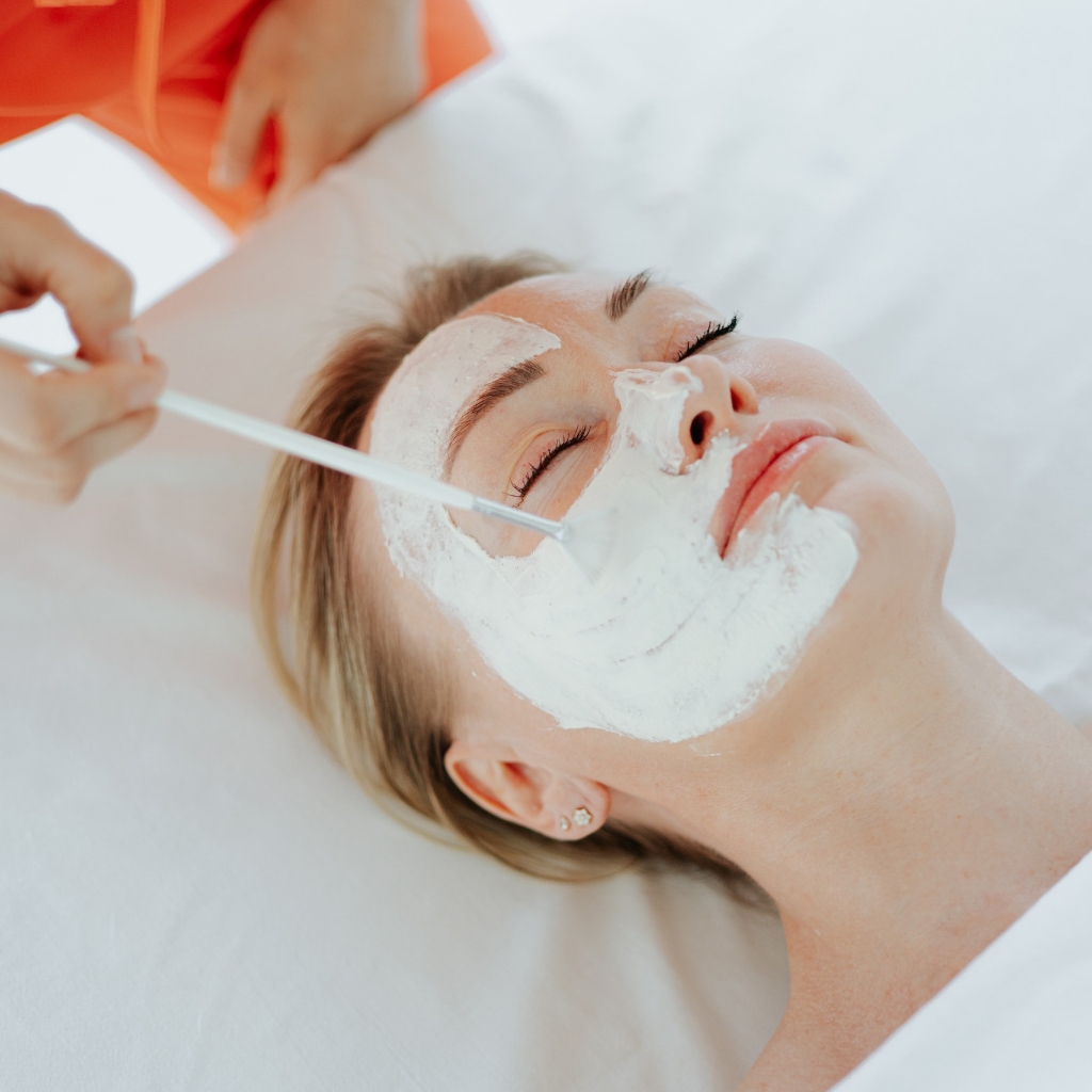 Уход-лечение для чувствительной кожи/ с куперозом/ розацеа АКВАТЕРМ